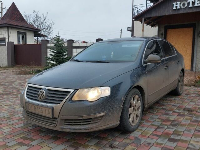 Синий Фольксваген Пассат, объемом двигателя 2 л и пробегом 214 тыс. км за 4500 $, фото 1 на Automoto.ua