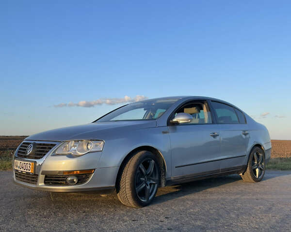 Синий Фольксваген Пассат, объемом двигателя 1.6 л и пробегом 125 тыс. км за 6300 $, фото 1 на Automoto.ua