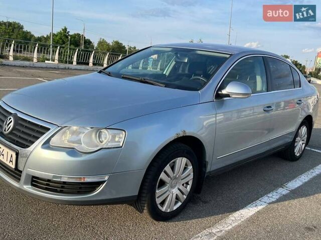 Синий Фольксваген Пассат, объемом двигателя 1.98 л и пробегом 241 тыс. км за 5000 $, фото 1 на Automoto.ua