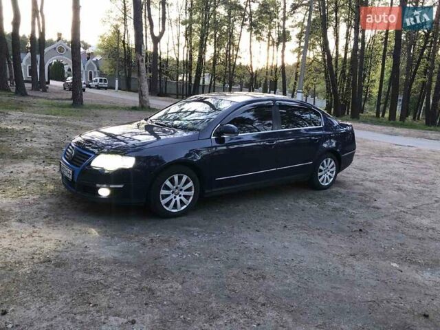 Синий Фольксваген Пассат, объемом двигателя 1.9 л и пробегом 393 тыс. км за 5700 $, фото 1 на Automoto.ua