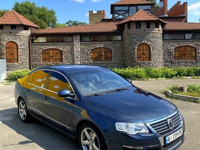 Синій Фольксваген Пассат, об'ємом двигуна 2 л та пробігом 228 тис. км за 4500 $, фото 1 на Automoto.ua