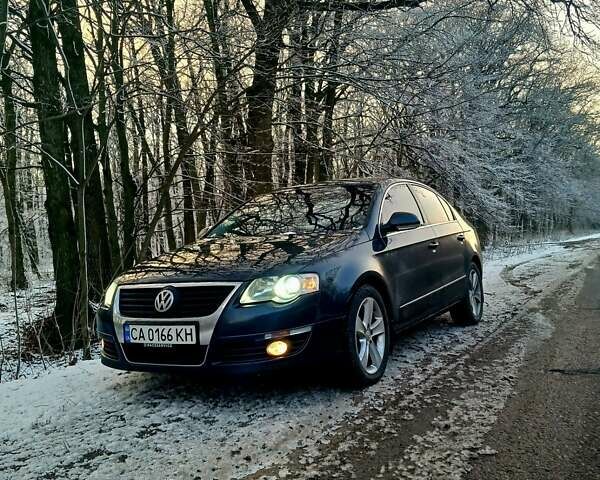 Синий Фольксваген Пассат, объемом двигателя 1.97 л и пробегом 296 тыс. км за 7500 $, фото 1 на Automoto.ua