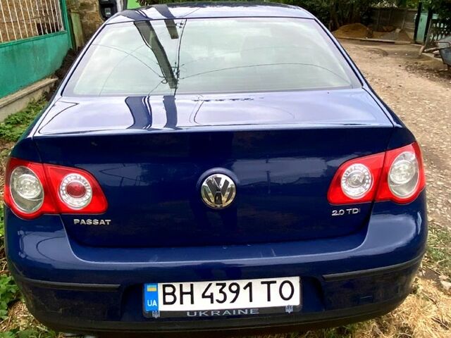 Синий Фольксваген Пассат, объемом двигателя 2 л и пробегом 205 тыс. км за 5900 $, фото 1 на Automoto.ua