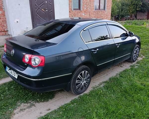 Синий Фольксваген Пассат, объемом двигателя 1.6 л и пробегом 280 тыс. км за 6200 $, фото 1 на Automoto.ua