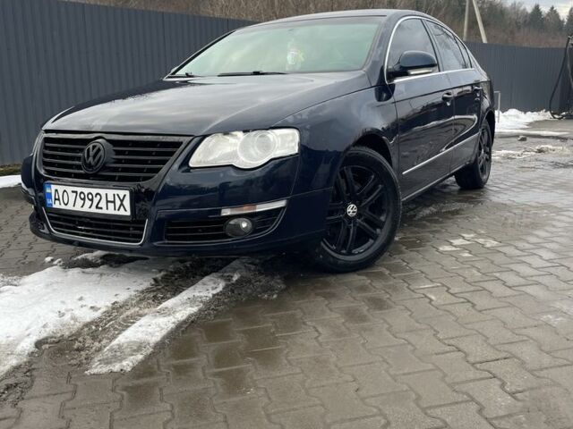 Синий Фольксваген Пассат, объемом двигателя 2 л и пробегом 350 тыс. км за 4600 $, фото 1 на Automoto.ua