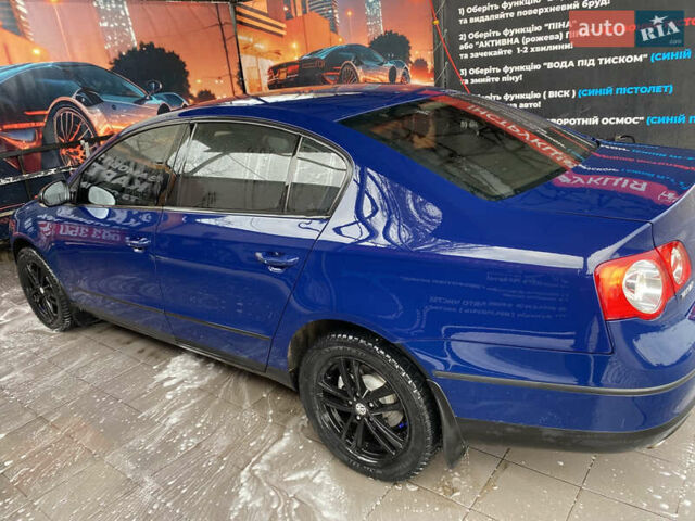 Синий Фольксваген Пассат, объемом двигателя 1.97 л и пробегом 205 тыс. км за 5300 $, фото 1 на Automoto.ua