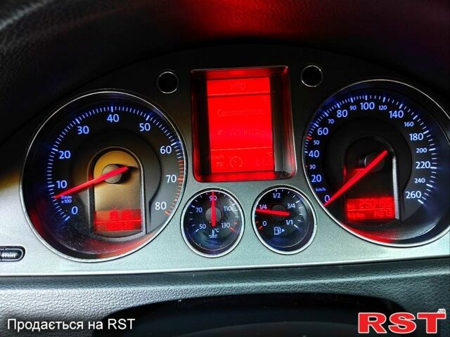 Синий Фольксваген Пассат, объемом двигателя 1.6 л и пробегом 250 тыс. км за 5800 $, фото 1 на Automoto.ua