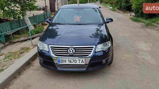 Синий Фольксваген Пассат, объемом двигателя 1.39 л и пробегом 250 тыс. км за 7300 $, фото 1 на Automoto.ua