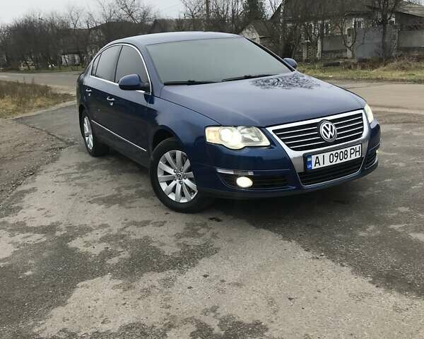 Синий Фольксваген Пассат, объемом двигателя 1.8 л и пробегом 311 тыс. км за 6300 $, фото 1 на Automoto.ua