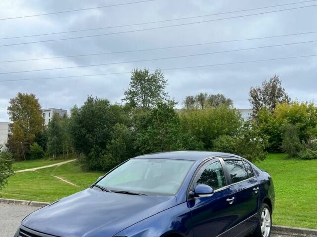 Синий Фольксваген Пассат, объемом двигателя 2 л и пробегом 422 тыс. км за 2899 $, фото 1 на Automoto.ua