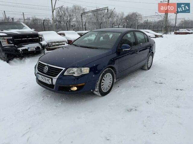 Синий Фольксваген Пассат, объемом двигателя 1.8 л и пробегом 401 тыс. км за 4850 $, фото 1 на Automoto.ua