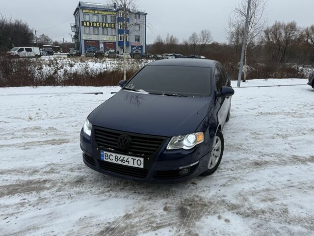 Синий Фольксваген Пассат, объемом двигателя 2 л и пробегом 265 тыс. км за 7200 $, фото 1 на Automoto.ua