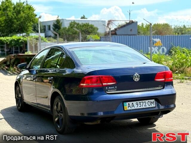 Синій Фольксваген Пассат, об'ємом двигуна 1.8 л та пробігом 261 тис. км за 7800 $, фото 1 на Automoto.ua