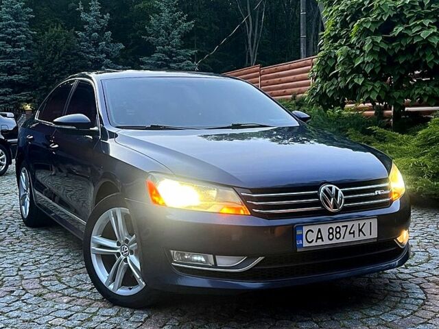 Синий Фольксваген Пассат, объемом двигателя 2 л и пробегом 260 тыс. км за 13600 $, фото 1 на Automoto.ua