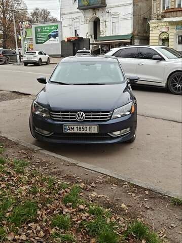 Синий Фольксваген Пассат, объемом двигателя 2 л и пробегом 239 тыс. км за 12200 $, фото 1 на Automoto.ua