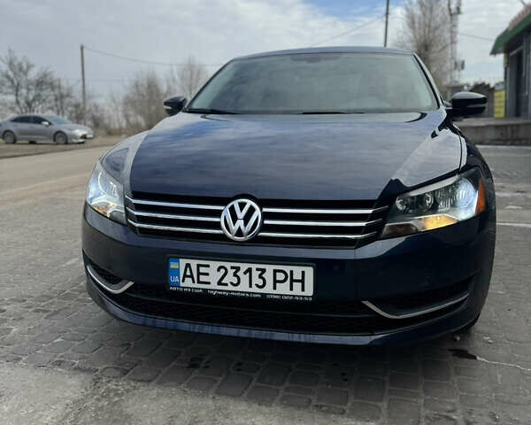 Синий Фольксваген Пассат, объемом двигателя 2.48 л и пробегом 121 тыс. км за 11500 $, фото 1 на Automoto.ua