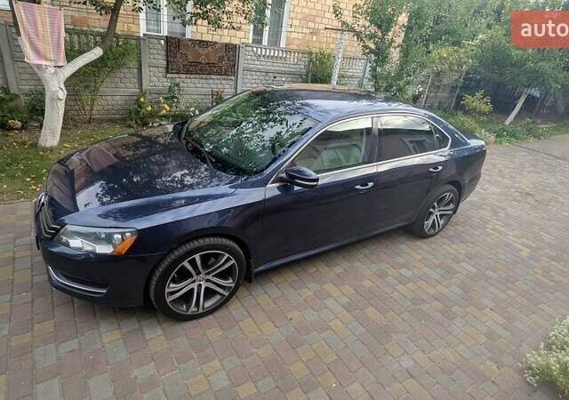 Синий Фольксваген Пассат, объемом двигателя 2.5 л и пробегом 258 тыс. км за 10000 $, фото 1 на Automoto.ua