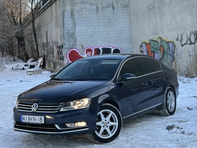 Синій Фольксваген Пассат, об'ємом двигуна 2 л та пробігом 185 тис. км за 11499 $, фото 1 на Automoto.ua