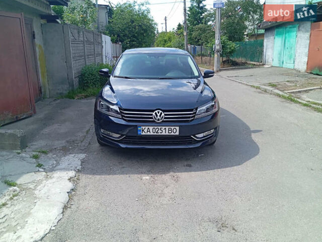 Синий Фольксваген Пассат, объемом двигателя 2.48 л и пробегом 355 тыс. км за 9500 $, фото 1 на Automoto.ua