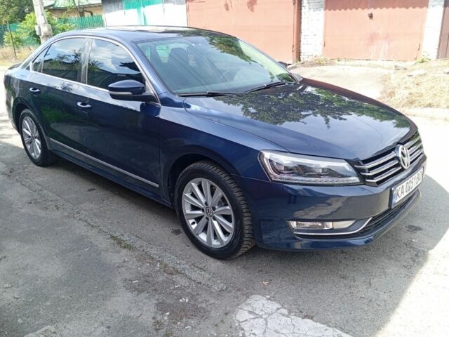 Синий Фольксваген Пассат, объемом двигателя 2.5 л и пробегом 300 тыс. км за 9000 $, фото 1 на Automoto.ua