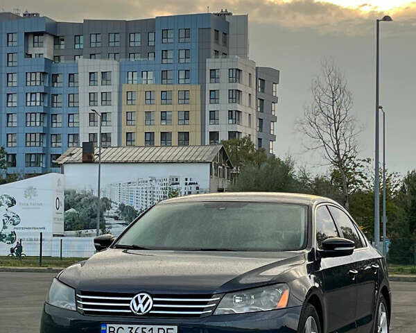 Синий Фольксваген Пассат, объемом двигателя 2.5 л и пробегом 230 тыс. км за 9200 $, фото 1 на Automoto.ua
