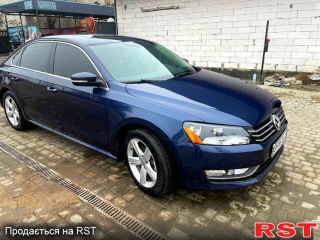 Синий Фольксваген Пассат, объемом двигателя 2.5 л и пробегом 255 тыс. км за 9800 $, фото 1 на Automoto.ua