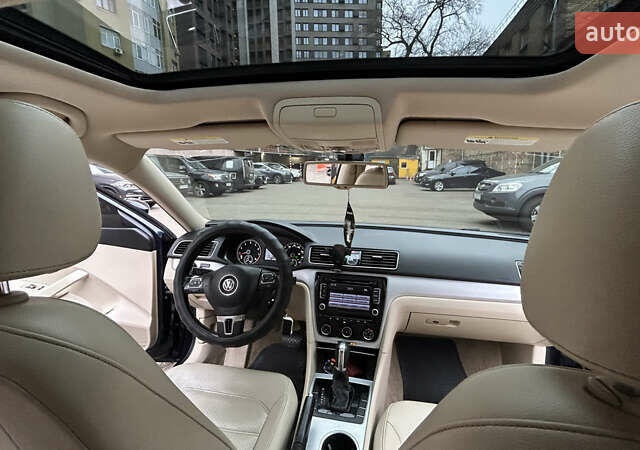 Синий Фольксваген Пассат, объемом двигателя 2.5 л и пробегом 327 тыс. км за 8900 $, фото 1 на Automoto.ua