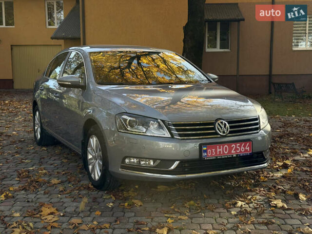 Синий Фольксваген Пассат, объемом двигателя 1.6 л и пробегом 266 тыс. км за 11000 $, фото 1 на Automoto.ua