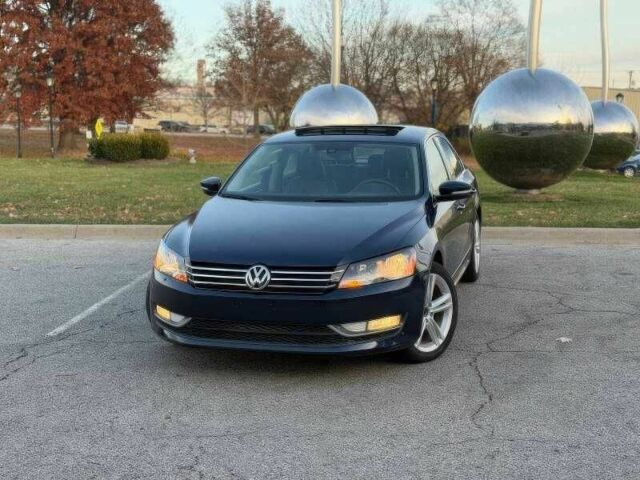 Синій Фольксваген Пассат, об'ємом двигуна 2 л та пробігом 123 тис. км за 2000 $, фото 1 на Automoto.ua