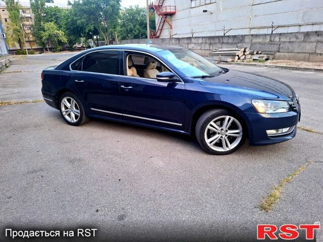 Синий Фольксваген Пассат, объемом двигателя 2 л и пробегом 179 тыс. км за 12000 $, фото 1 на Automoto.ua