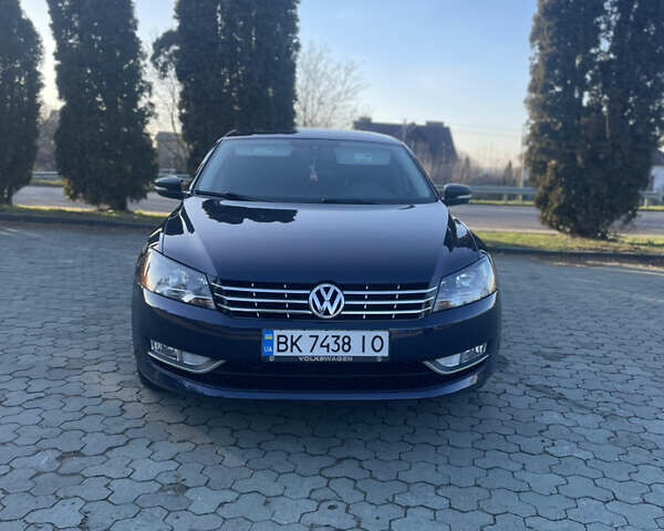 Синий Фольксваген Пассат, объемом двигателя 2 л и пробегом 231 тыс. км за 13500 $, фото 1 на Automoto.ua