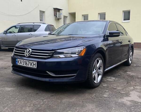 Синий Фольксваген Пассат, объемом двигателя 1.8 л и пробегом 228 тыс. км за 9000 $, фото 1 на Automoto.ua