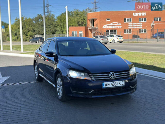 Синий Фольксваген Пассат, объемом двигателя 1.8 л и пробегом 219 тыс. км за 8999 $, фото 1 на Automoto.ua