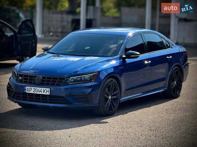 Синий Фольксваген Пассат, объемом двигателя 1.8 л и пробегом 119 тыс. км за 12800 $, фото 1 на Automoto.ua
