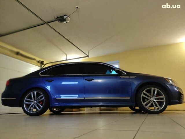 Синий Фольксваген Пассат, объемом двигателя 1.8 л и пробегом 157 тыс. км за 12999 $, фото 1 на Automoto.ua
