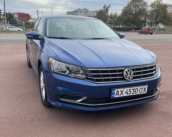 Синий Фольксваген Пассат, объемом двигателя 1.8 л и пробегом 112 тыс. км за 13000 $, фото 1 на Automoto.ua