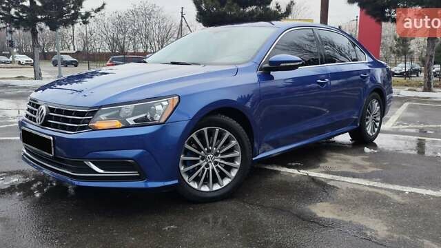 Синий Фольксваген Пассат, объемом двигателя 1.8 л и пробегом 195 тыс. км за 12999 $, фото 1 на Automoto.ua