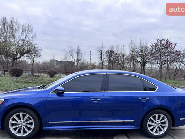 Синий Фольксваген Пассат, объемом двигателя 1.8 л и пробегом 149 тыс. км за 14200 $, фото 1 на Automoto.ua