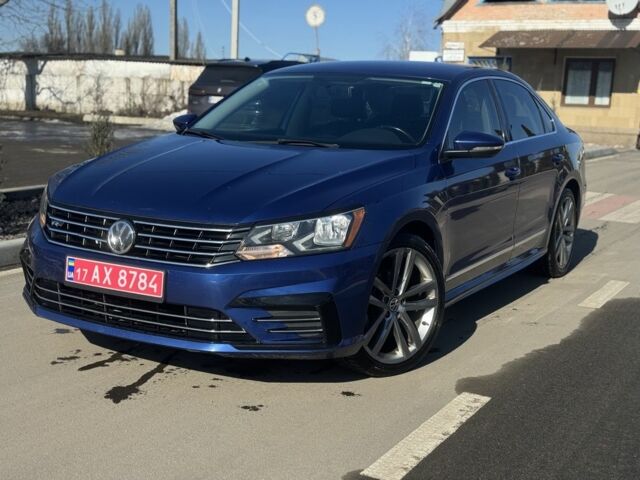 Синий Фольксваген Пассат, объемом двигателя 1.8 л и пробегом 141 тыс. км за 11999 $, фото 1 на Automoto.ua