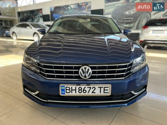 Синий Фольксваген Пассат, объемом двигателя 1.8 л и пробегом 191 тыс. км за 12800 $, фото 1 на Automoto.ua