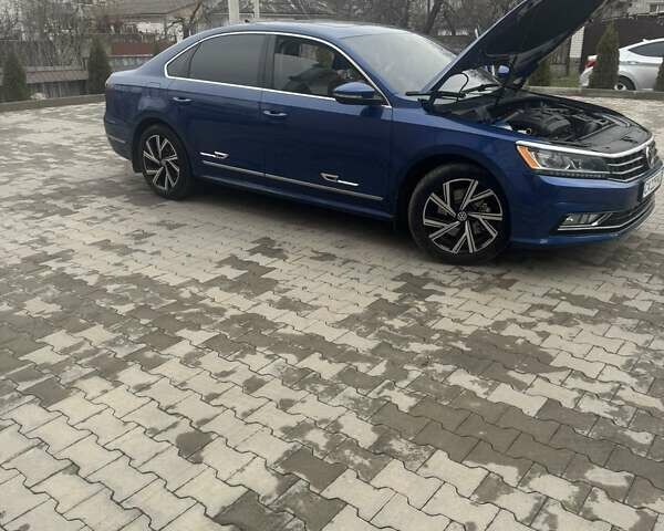 Синій Фольксваген Пассат, об'ємом двигуна 1.8 л та пробігом 196 тис. км за 13500 $, фото 1 на Automoto.ua