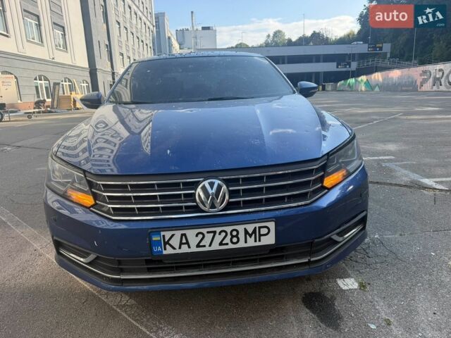 Синий Фольксваген Пассат, объемом двигателя 1.8 л и пробегом 180 тыс. км за 7999 $, фото 1 на Automoto.ua