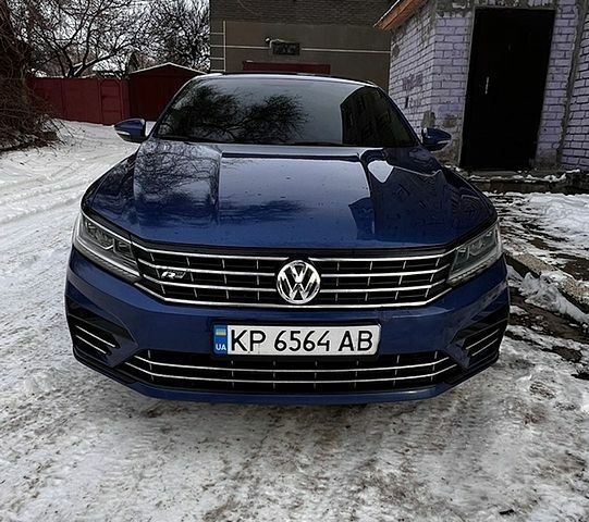 Синий Фольксваген Пассат, объемом двигателя 1.8 л и пробегом 117 тыс. км за 12998 $, фото 1 на Automoto.ua