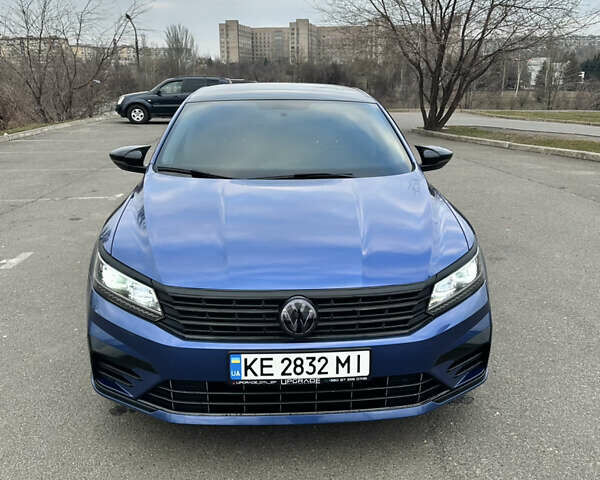 Синий Фольксваген Пассат, объемом двигателя 1.8 л и пробегом 99 тыс. км за 16000 $, фото 1 на Automoto.ua