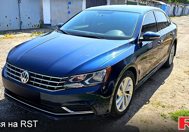 Синий Фольксваген Пассат, объемом двигателя 2 л и пробегом 117 тыс. км за 16850 $, фото 1 на Automoto.ua