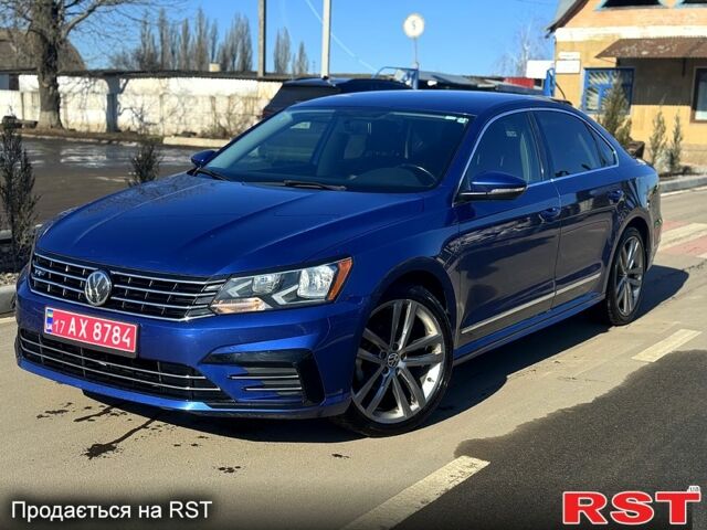 Синий Фольксваген Пассат, объемом двигателя 1.8 л и пробегом 141 тыс. км за 11999 $, фото 1 на Automoto.ua