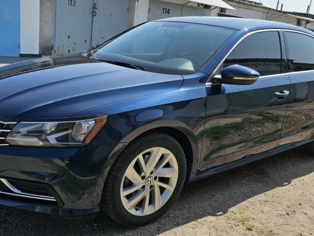 Синий Фольксваген Пассат, объемом двигателя 2 л и пробегом 117 тыс. км за 15950 $, фото 1 на Automoto.ua