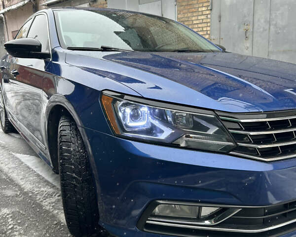 Синий Фольксваген Пассат, объемом двигателя 1.8 л и пробегом 147 тыс. км за 15999 $, фото 1 на Automoto.ua