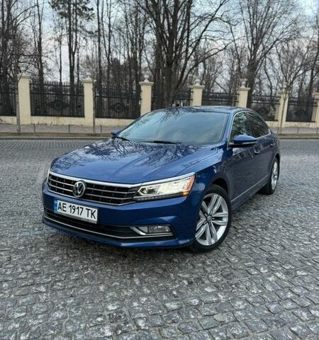 Синій Фольксваген Пассат, об'ємом двигуна 1.8 л та пробігом 160 тис. км за 13999 $, фото 1 на Automoto.ua