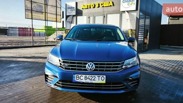 Синій Фольксваген Пассат, об'ємом двигуна 1.8 л та пробігом 139 тис. км за 12950 $, фото 1 на Automoto.ua